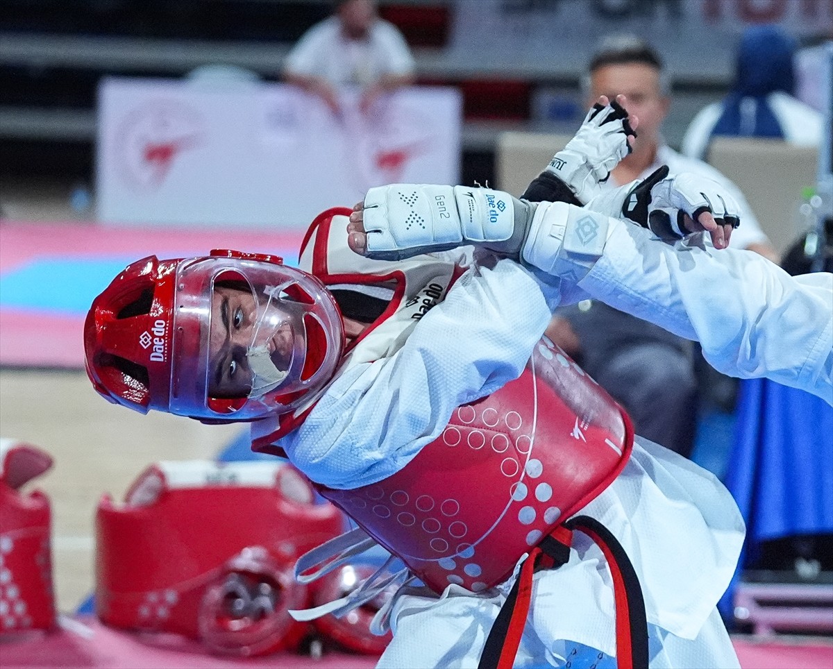 Tokyo 2020 Paralimpik Olimpiyatları'nda gümüş ve bronz iki madalya alma başarısı gösteren milli...