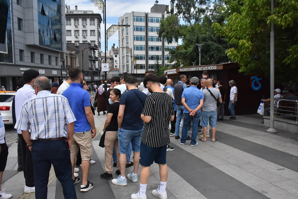 Trabzonspor, UEFA Konferans Ligi play-off turu rövanş karşılaşmasında sahasında İsviçre'nin St....