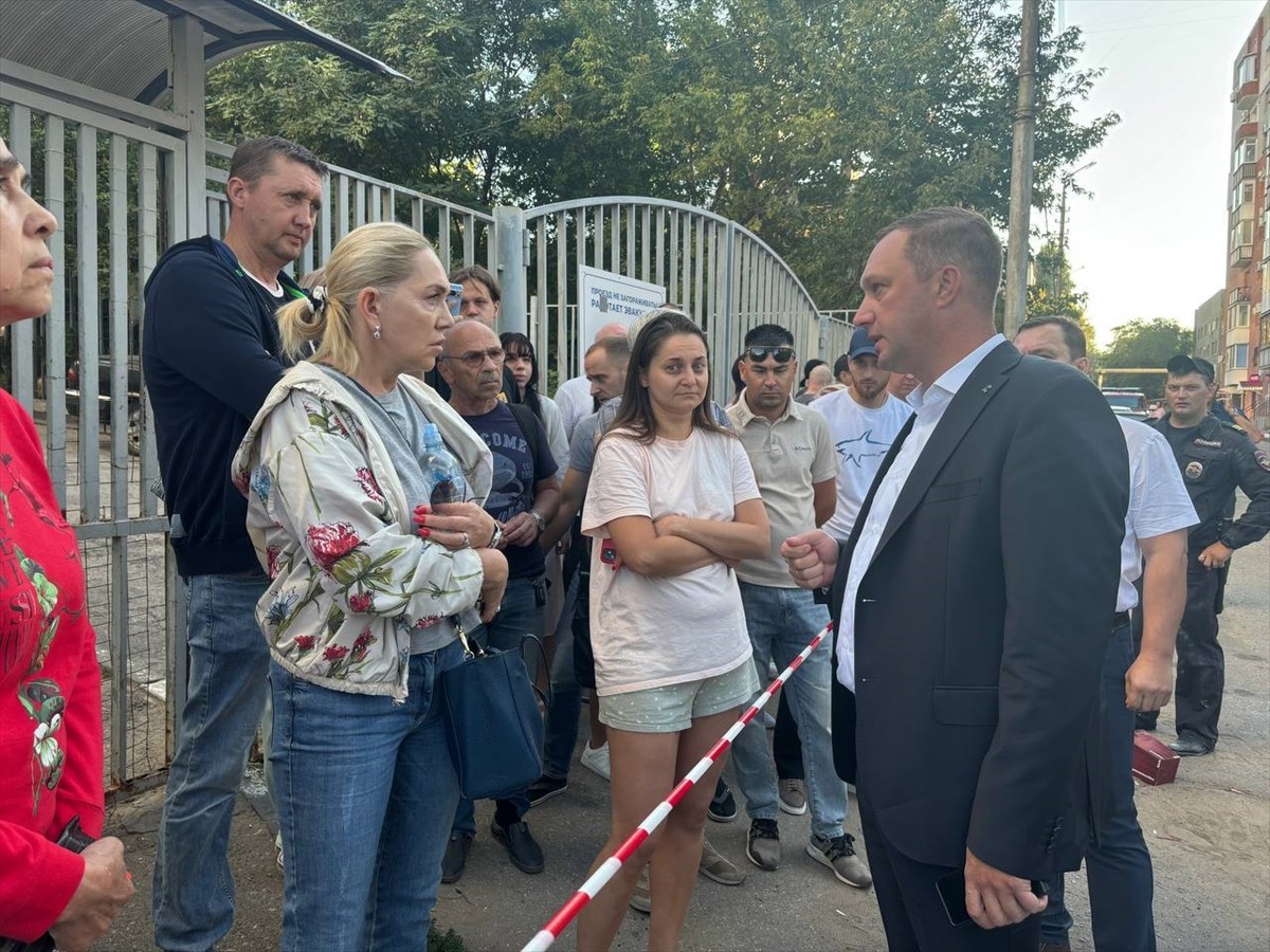 Ukrayna'nın Rus topraklarındaki unsurlara gece düzenlediği saldırıda insansız hava araçlarından...