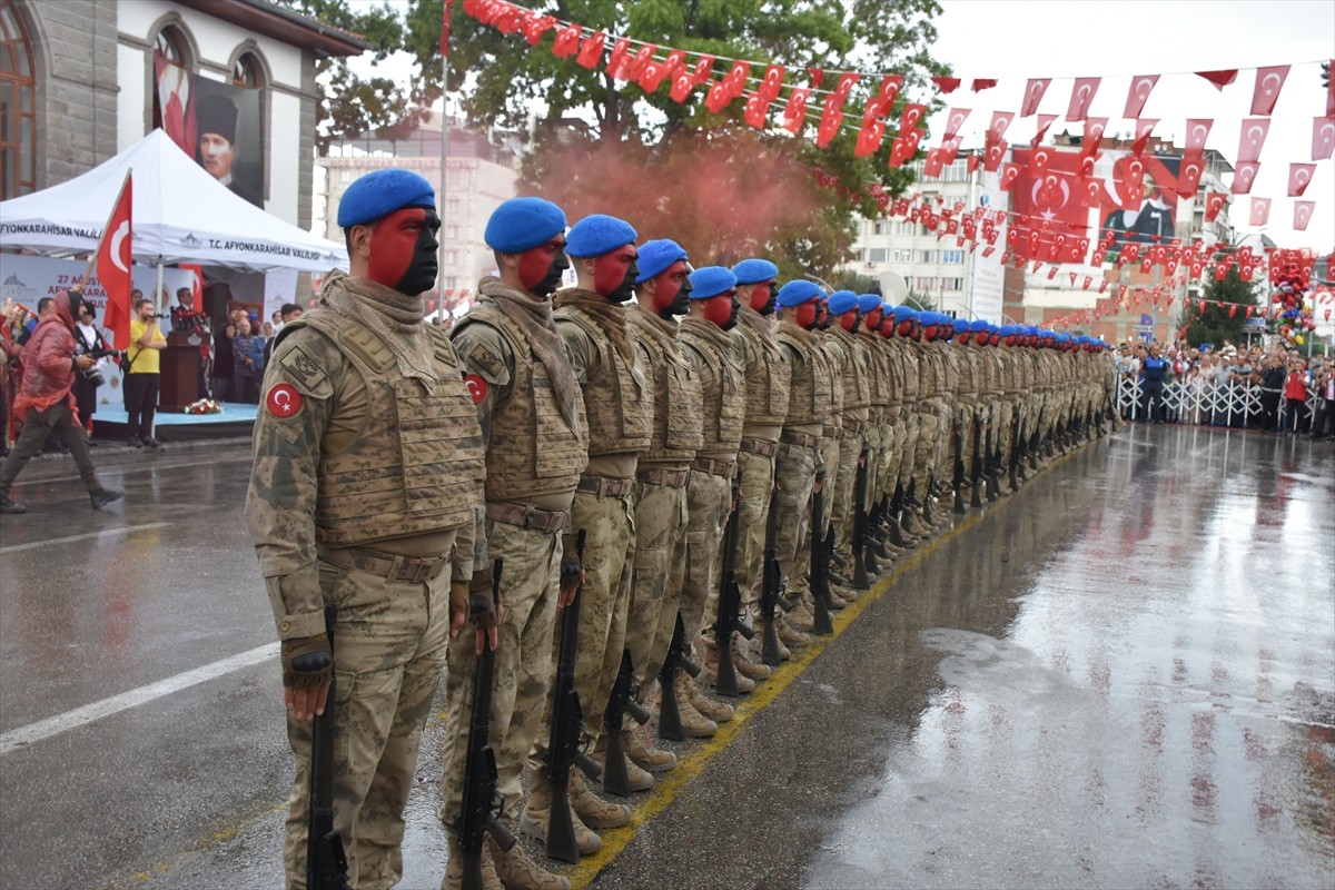 Afyonkarahisar'ın düşman işgalinden kurtuluşunun 102. yıl dönümü törenle kutlandı. Program...