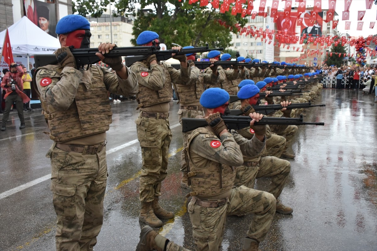 Afyonkarahisar'ın düşman işgalinden kurtuluşunun 102. yıl dönümü törenle kutlandı. Program...