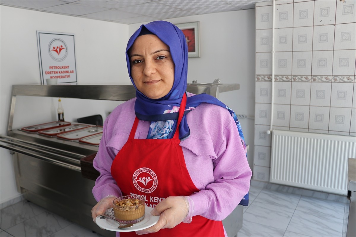 Batman'da, 7 kadın girişimci tarafından açılan lokantada yöresel lezzetler müşterilerin beğenisine...