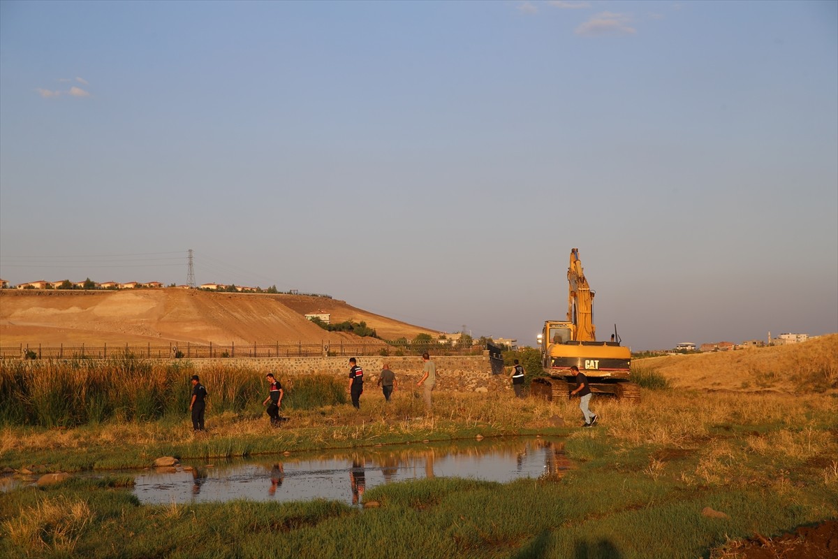 Diyarbakır'ın merkez Bağlar ilçesinde kaybolan 8 yaşındaki Narin Güran'ı arama çalışmaları devam...