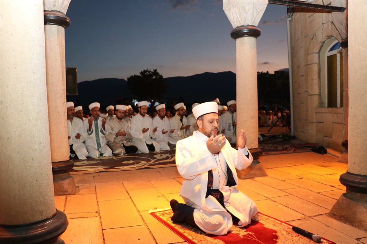 Erzincan’ın manevi şahsiyetlerinden Terzibaba, dualarla yad edildi. Kentte bu yıl ilk kez...