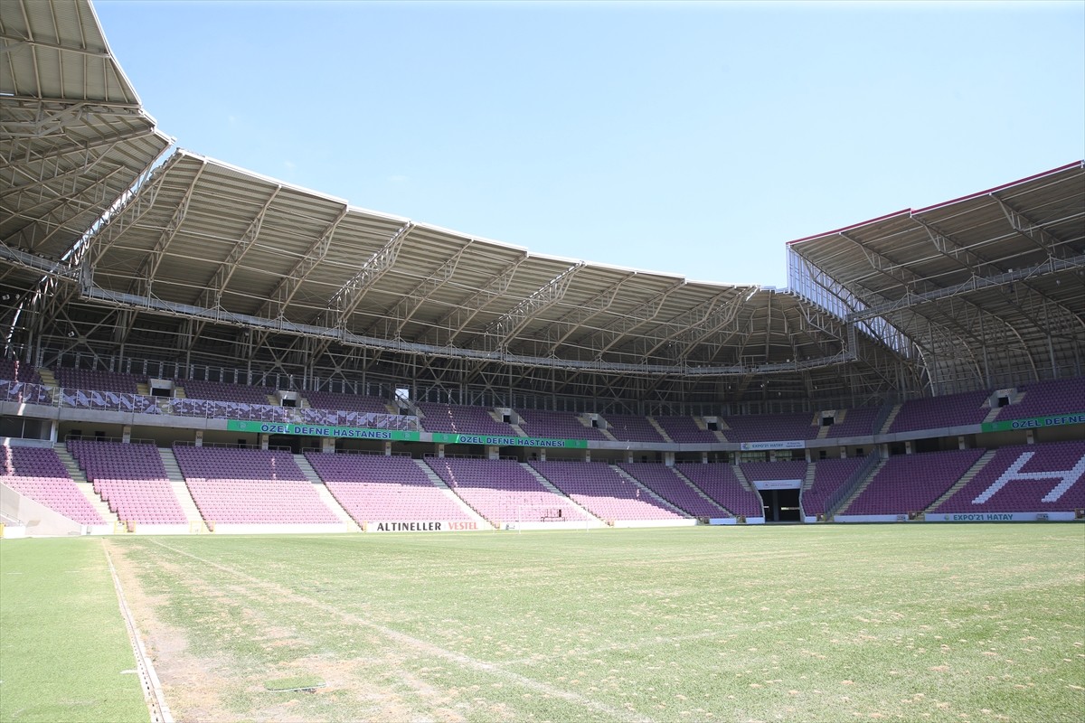 Gençlik ve Spor Bakanı Osman Aşkın Bak (sol 2) programı kapsamında Hatay'da çeşitli ziyaretler...