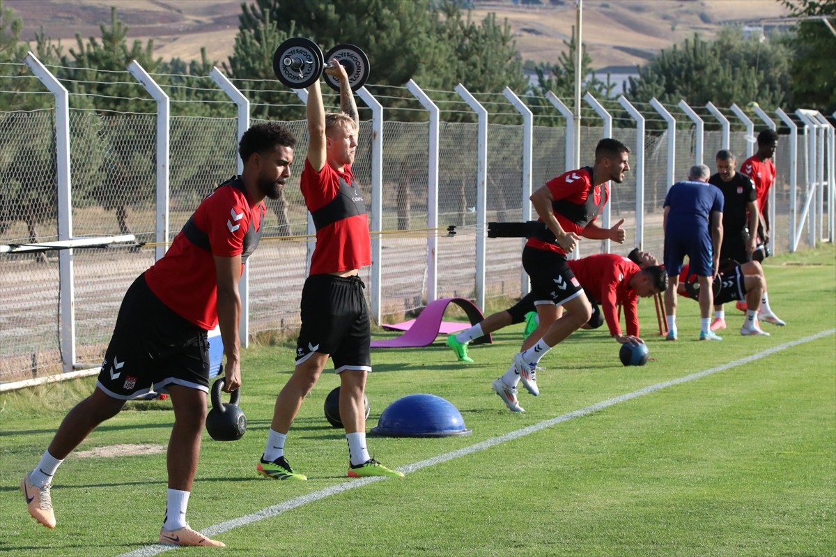 Net Global Sivasspor, Trendyol Süper Lig'in 4. haftasında deplasmanda Beşiktaş ile yapacağı maçın...