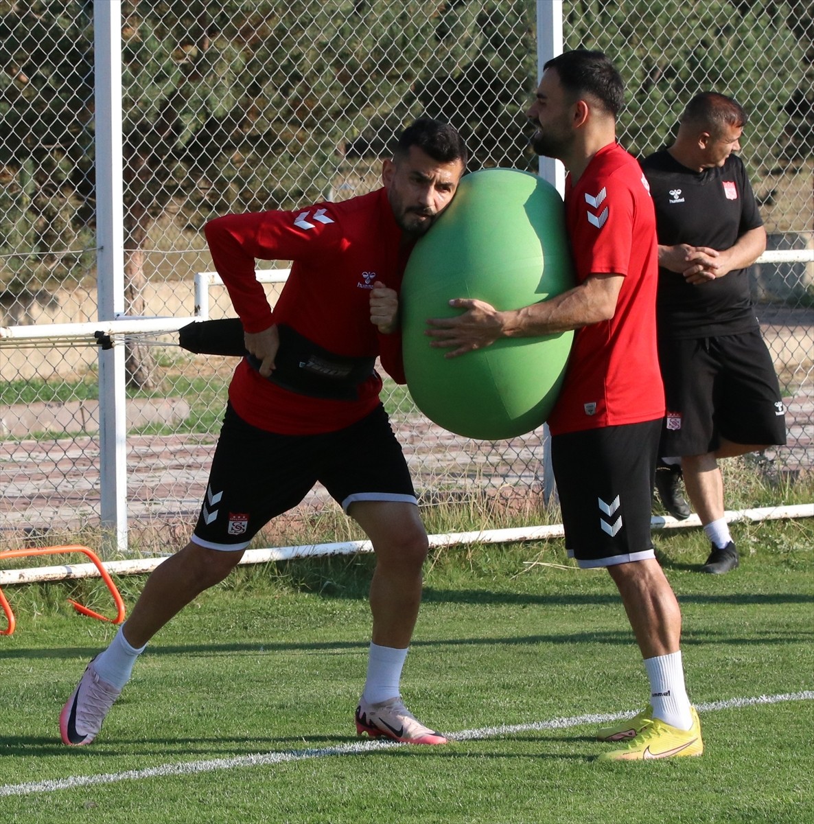 Net Global Sivasspor, Trendyol Süper Lig'in 4. haftasında deplasmanda Beşiktaş ile yapacağı maçın...