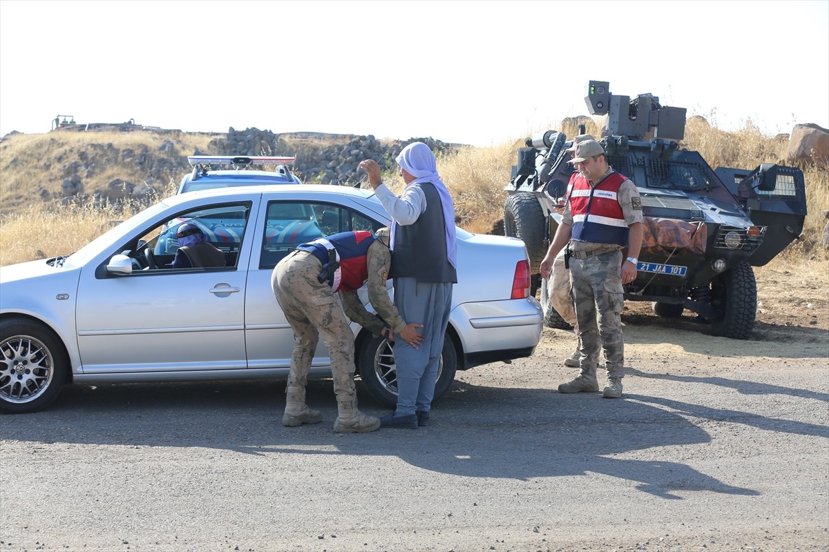 Diyarbakır'ın merkez Bağlar ilçesinde kaybolan 8 yaşındaki Narin Güran'ı arama çalışmalarına devam...