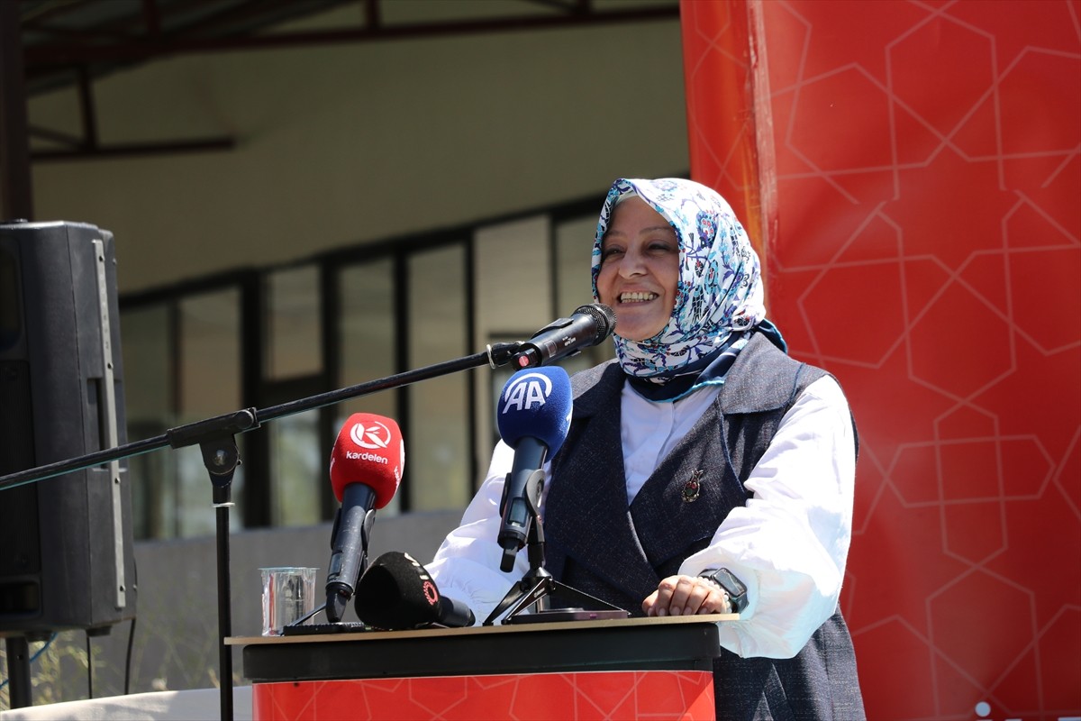 Erzurum'da, Aile ve Sosyal Hizmetler İl Müdürlüğünce "Çocuk ve Gençlik Festivali" düzenlendi....