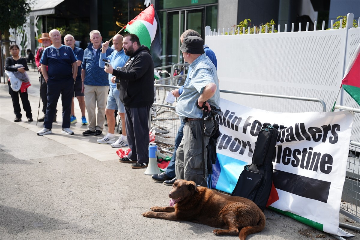 İrlanda'nın başkenti Dublin'de, İsrail'in Filistin'e yönelik saldırılarını protesto etmek amacıyla...