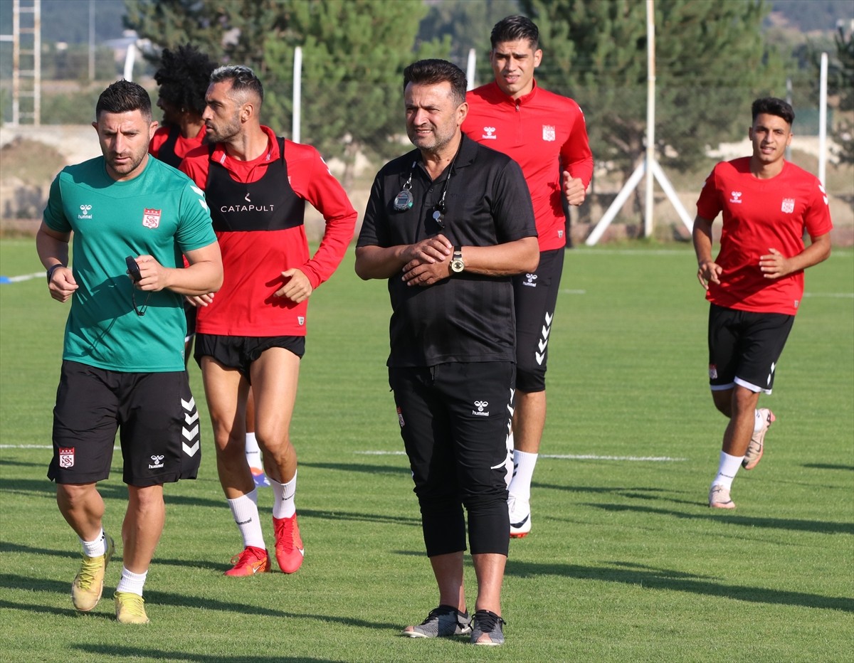 Net Global Sivasspor, Trendyol Süper Lig'in 4. haftasında deplasmanda Beşiktaş ile yapacağı maçın...