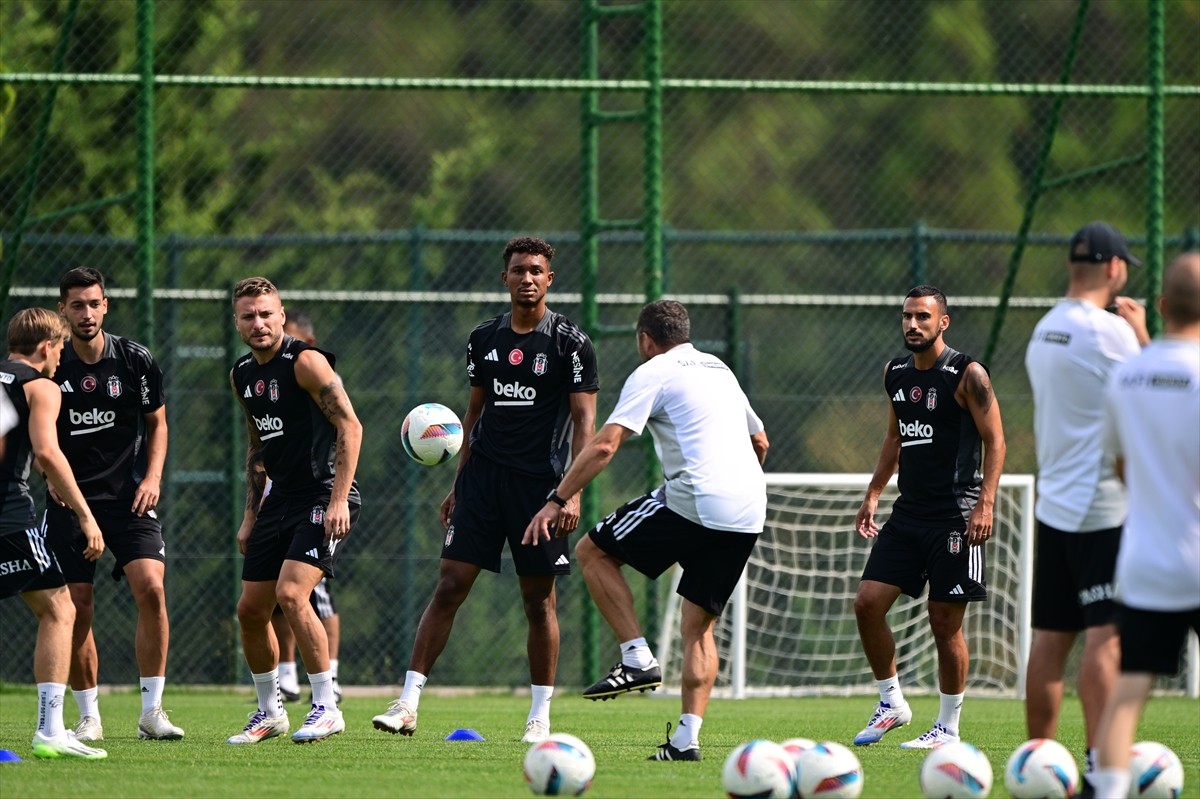 UEFA Avrupa Ligi play-off turu rövanşında yarın İsviçre'nin Lugano takımını konuk edecek Beşiktaş...