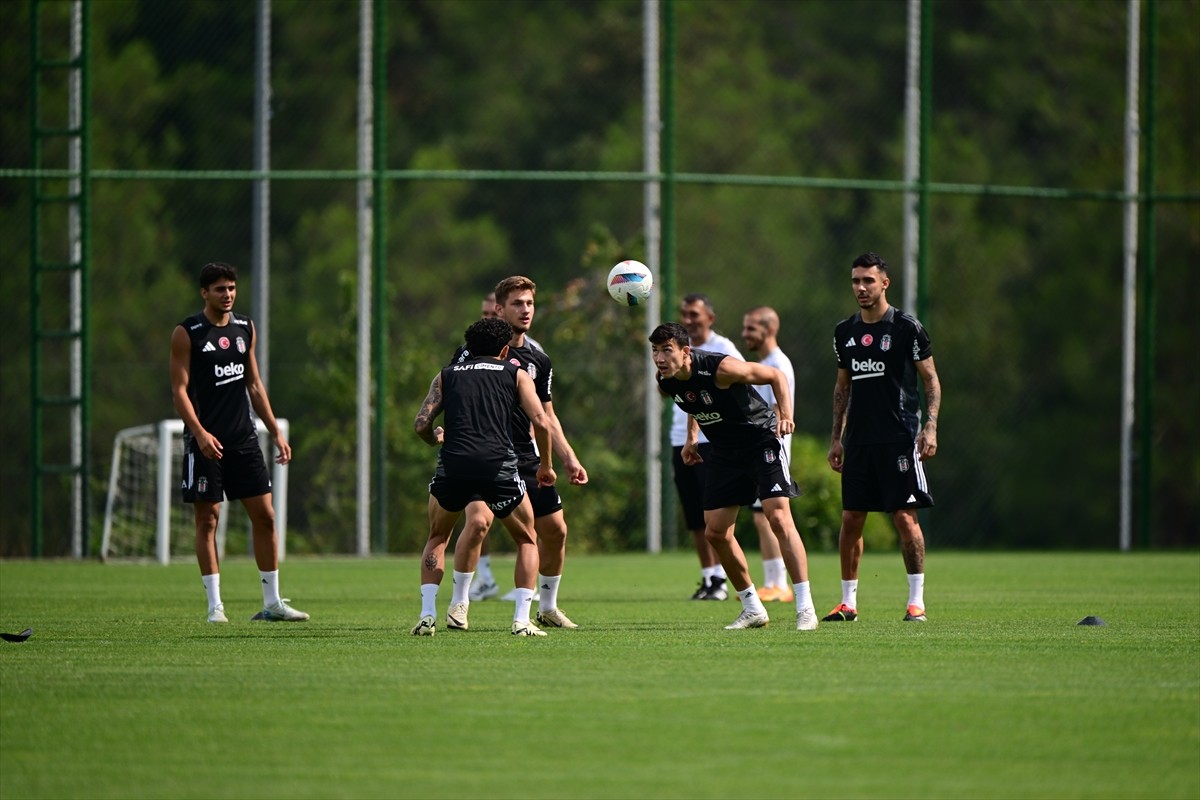 UEFA Avrupa Ligi play-off turu rövanşında yarın İsviçre'nin Lugano takımını konuk edecek Beşiktaş...