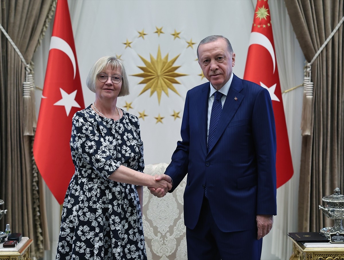 Cumhurbaşkanı Recep Tayyip Erdoğan, Almanya Büyükelçisi Sibylle Katharina Sorg'u kabul etti....