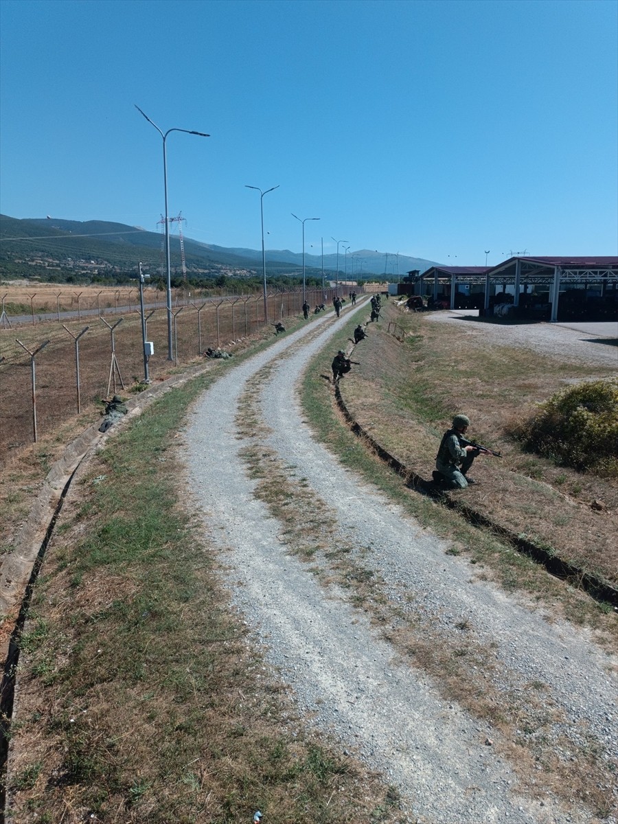 NATO'nun Kosova'daki Barış Gücü (KFOR) bünyesinde görev yapan Türk Temsil Heyet Başkanlığınca...