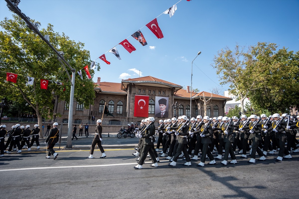 Başkentte, 30 Ağustos Zafer Bayramı kutlama programları kapsamında Türkiye Büyük Millet Meclisi...