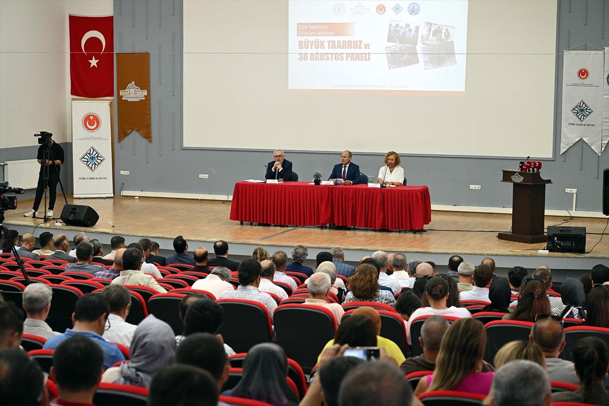 Büyük Taarruz'un 102. yılı kapsamında Afyonkarahisar Valiliği, Türk Tarih Kurumu (TTK) ve Afyon...