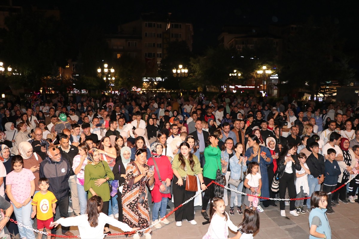 Erzurum'da, 9. Kolordu Bölge Bando Komutanlığı ve Hafif Müzik Orkestrası, 30 Ağustos Zafer...