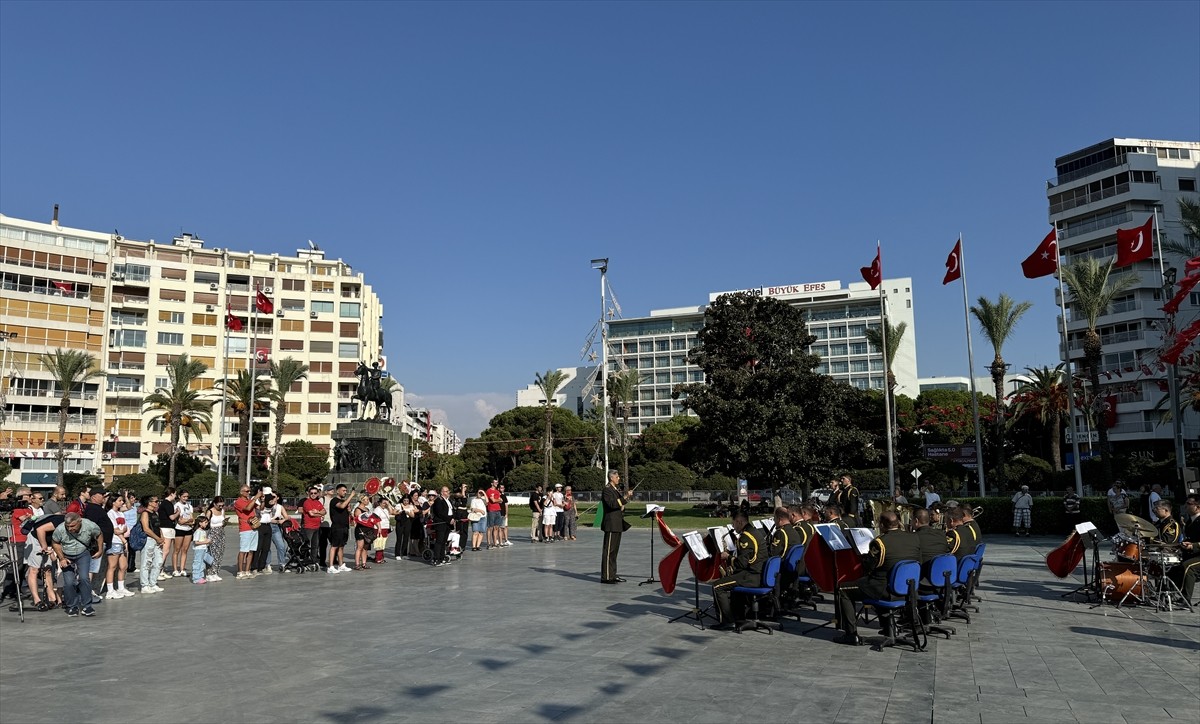 İzmir'de, Ege Ordusu Bölge Bando Komutanlığınca 30 Ağustos Zafer Bayramı kutlamaları kapsamında...