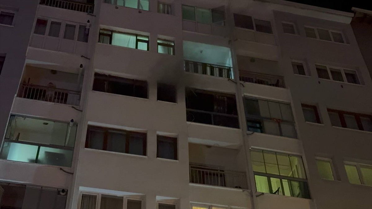 Odunpazarı'nda apartman dairesinde çıkan yangında 2 kedi kurtarılamadı.