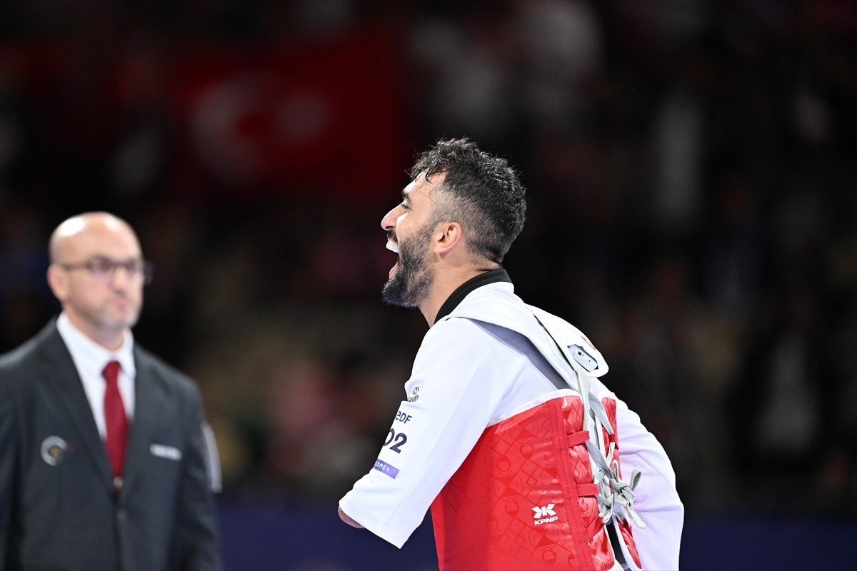 Paris 2024 Paralimpik Oyunları'nda erkekler tekvando K44 - 70 kilo yarı final mücadelesinde milli...