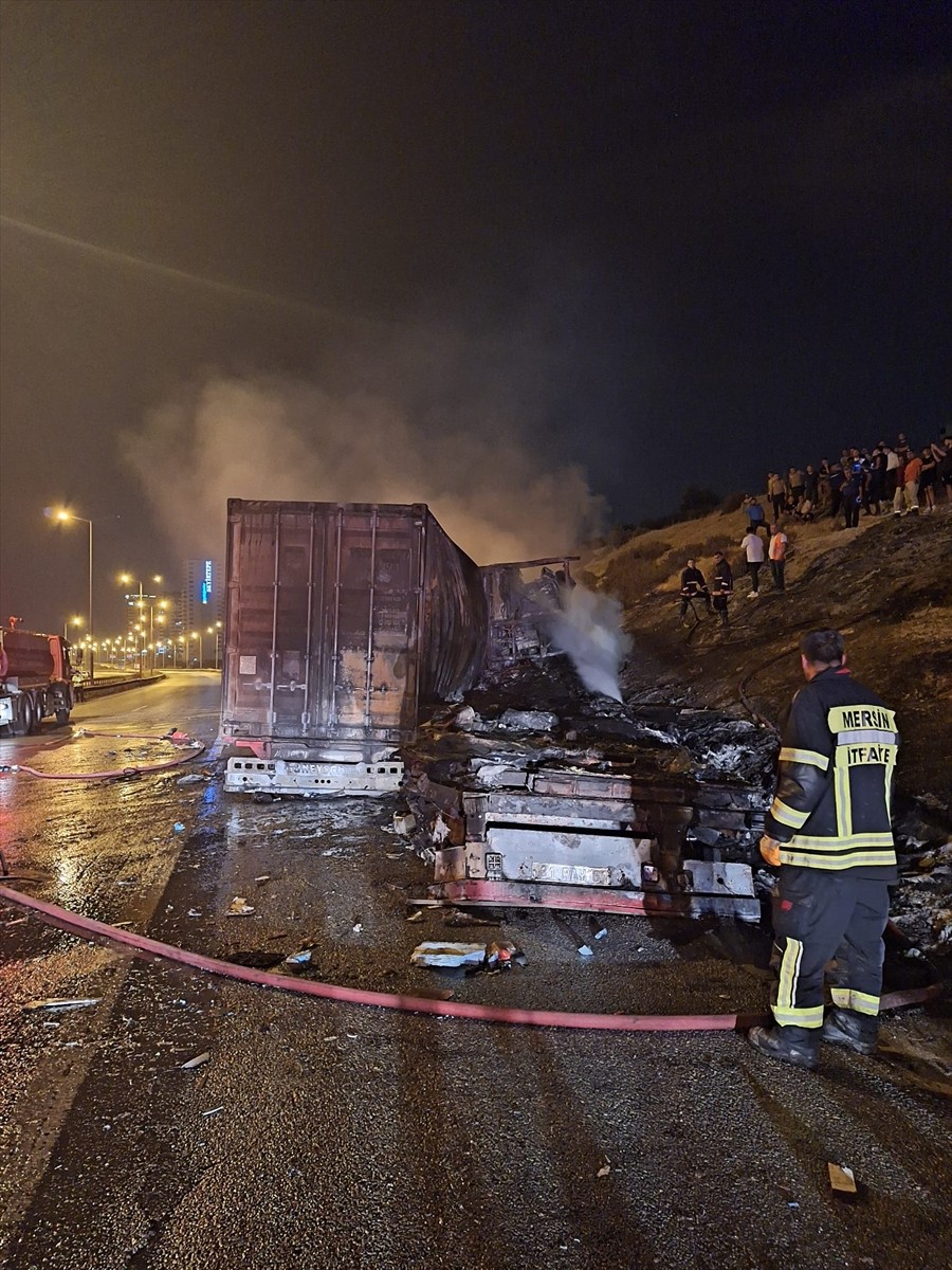 Tarsus'ta iki tırın çarpışması sonucu 1 kişi yaşamını yitirdi, 1 kişi yaralandı.