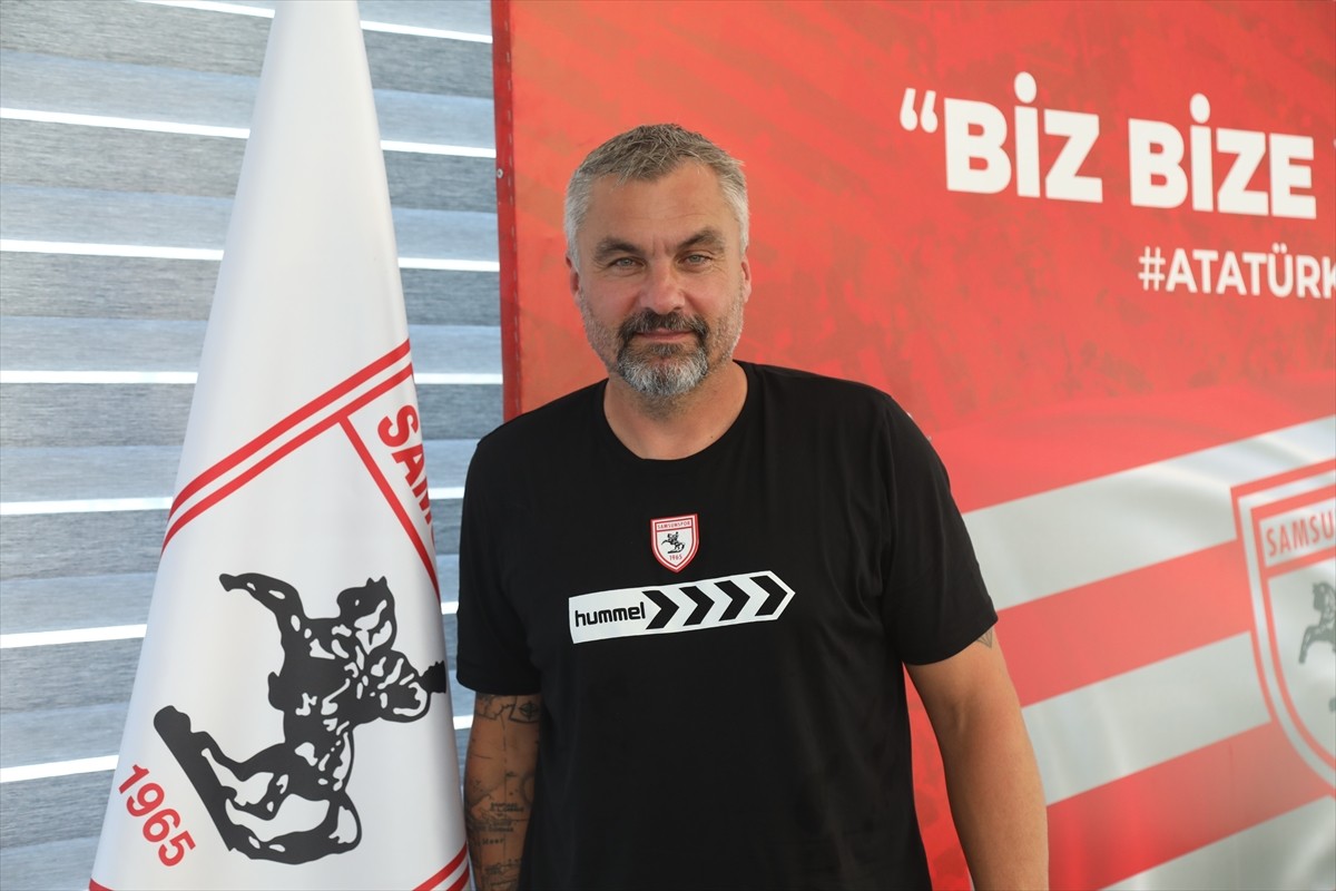 Trendyol Süper Lig ekiplerinden Samsunspor'un teknik direktörü Thomas Reis, Nuri Asan...