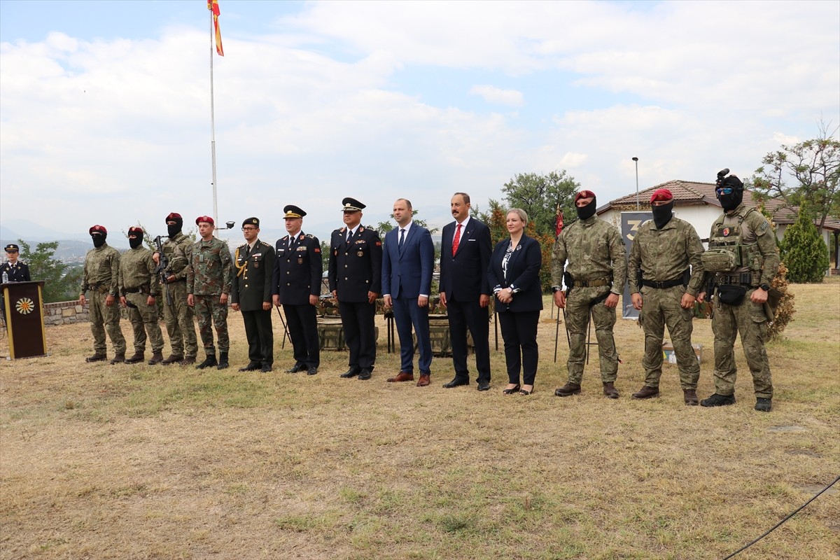 Türkiye Milli Savunma Bakanlığı tarafından Kuzey Makedonya ordusuna askeri ekipman hibe...