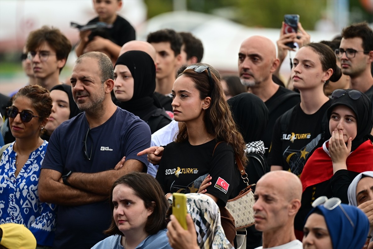 İstanbul'da, 30 Ağustos Zafer Bayramı ve Türk Silahlı Kuvvetleri Günü kutlamaları dolayısıyla...