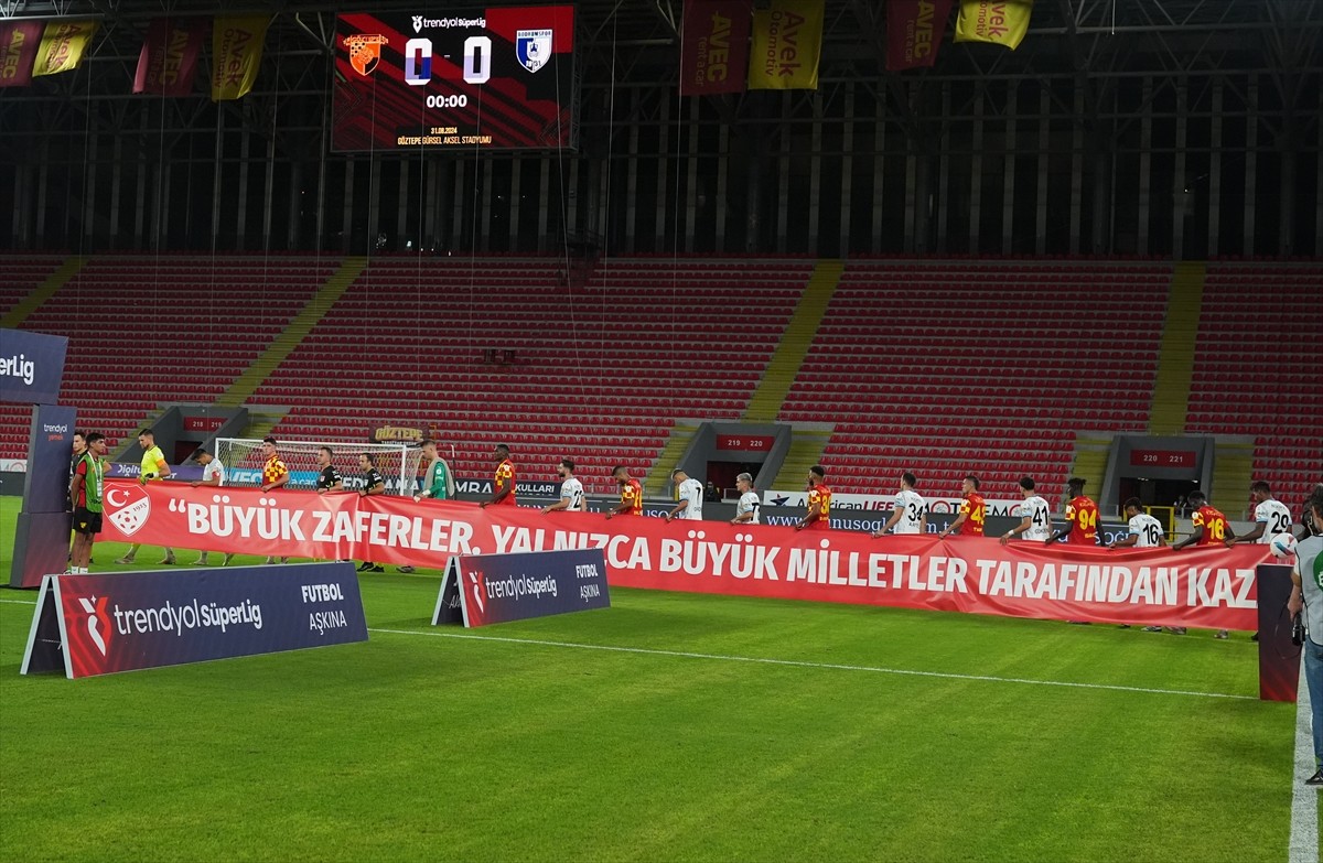 Trendyol Süper Lig'in 4. haftasında Göztepe ile Sipay Bodrum FK takımları, Gürsel Aksel Stadı'nda...