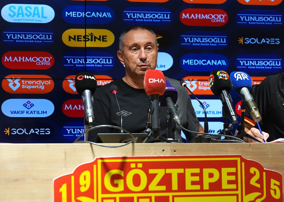 Trendyol Süper Lig'in 4. haftasında Göztepe ile Sipay Bodrum FK takımları, Gürsel Aksel Stadı'nda...