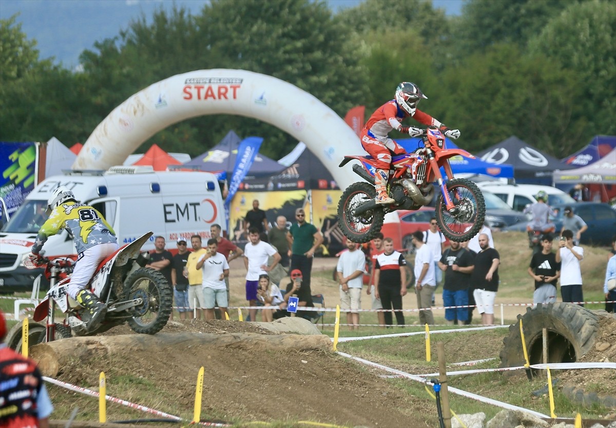 Türkiye Süper Enduro Şampiyonası'nın 3. ayağı, Kocaeli'nin Kartepe ilçesinde yapıldı.