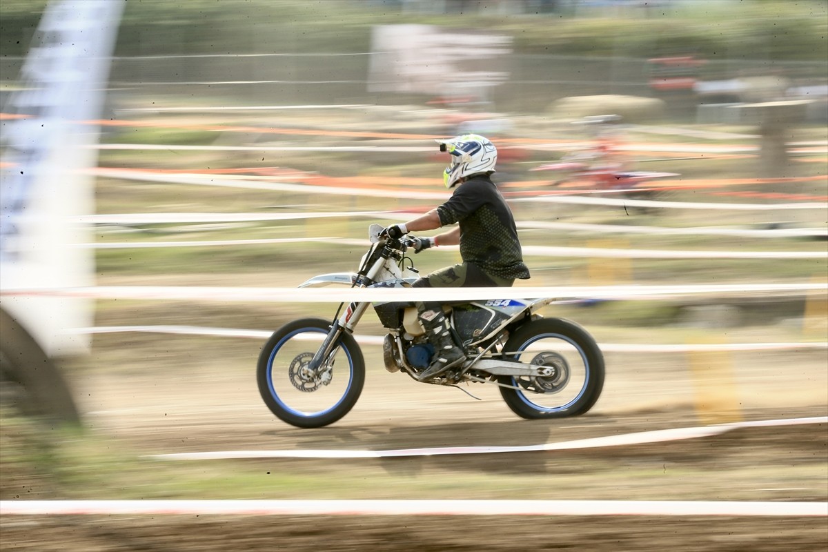 Türkiye Süper Enduro Şampiyonası'nın 3. ayağı, Kocaeli'nin Kartepe ilçesinde yapıldı.