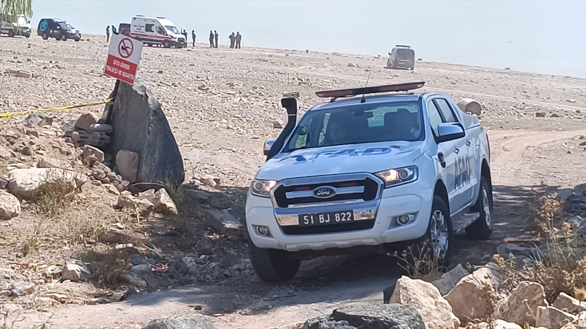 Niğde'nin Bor ilçesinde, baraj gölünde baba ve 4 yaşındaki kızının cansız bedeni bulundu. Bölgeye...