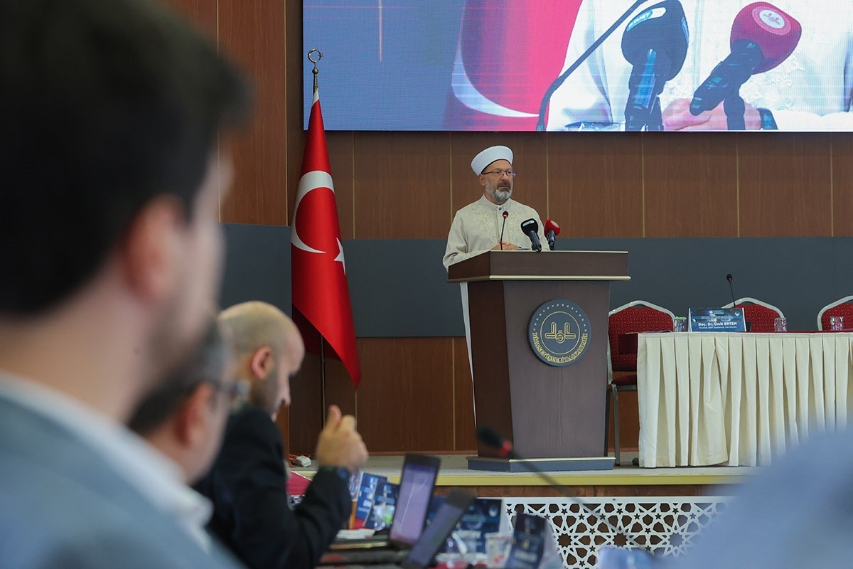 Diyanet İşleri Başkanı Ali Erbaş, Din İşleri Yüksek Kurulunca Başkanlık'ta düzenlenen...