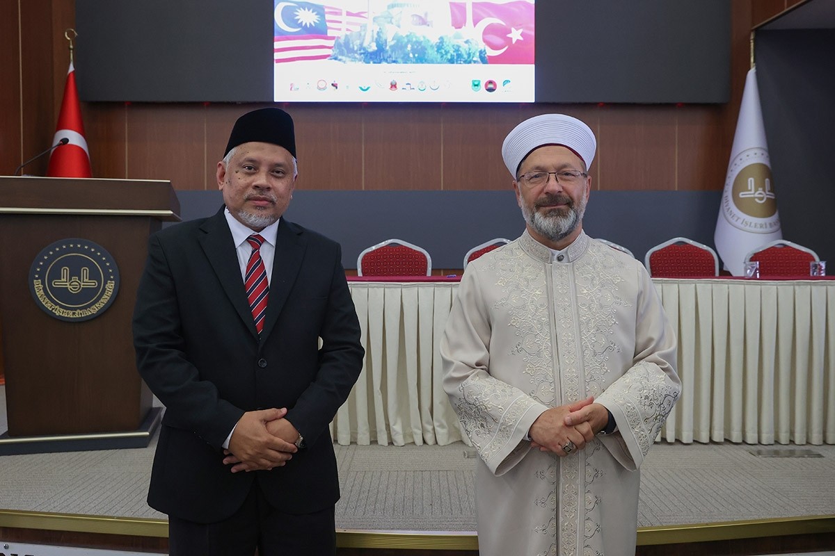 Diyanet İşleri Başkanı Ali Erbaş, Din İşleri Yüksek Kurulunca Başkanlık'ta düzenlenen...