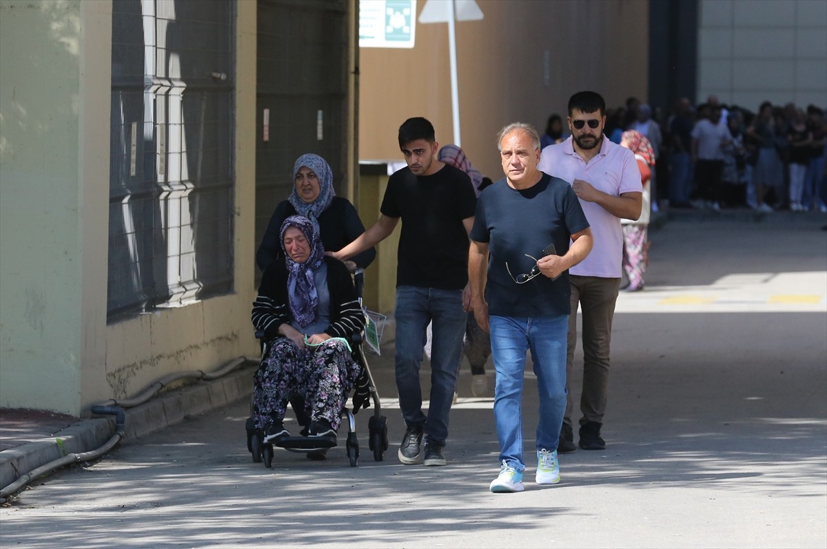 Eskişehir'de, hemşire Tuğba Koç'un evlilik yıl dönümünde ölümüne ilişkin gözaltına alınan eşi...