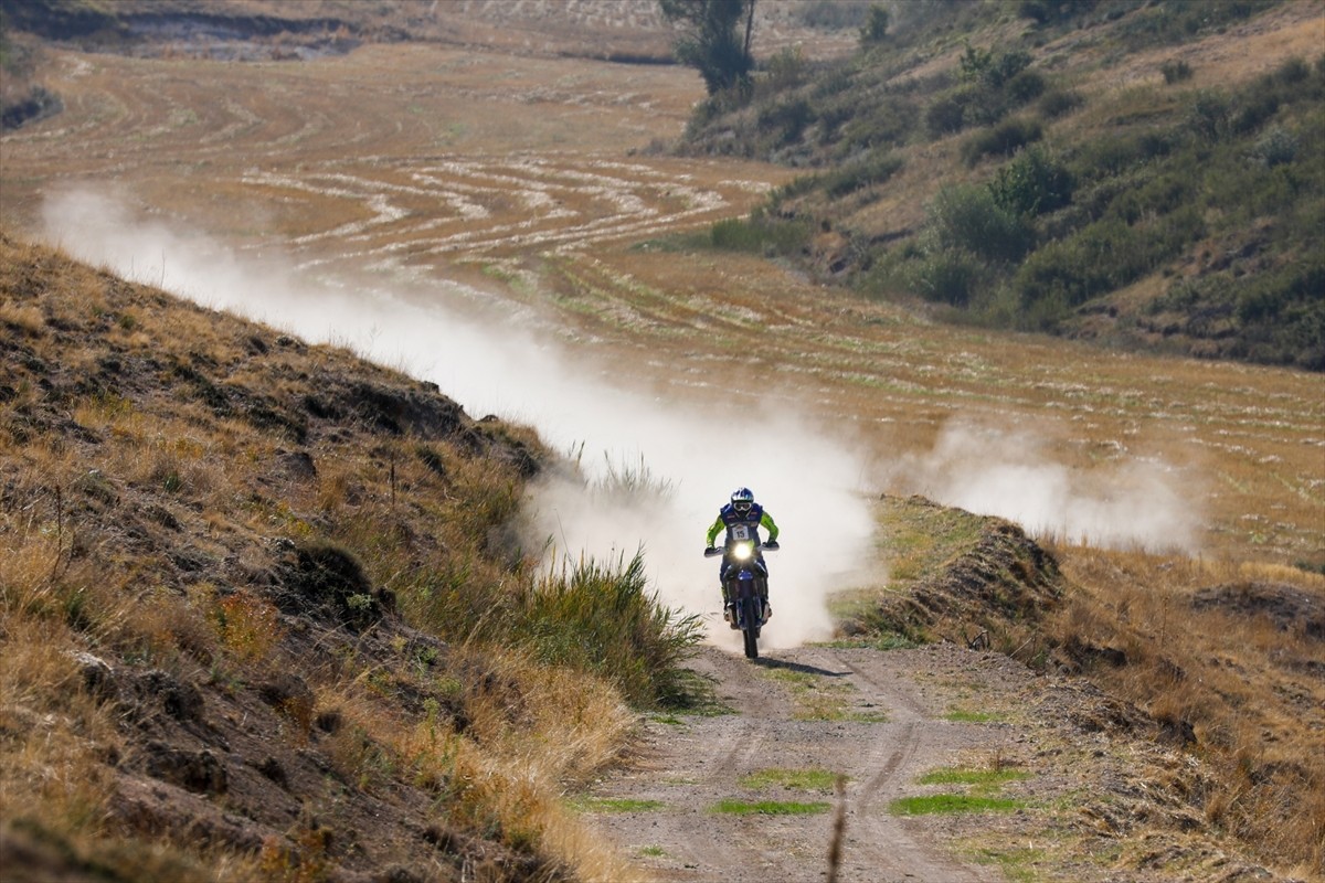 Türkiye'de 15 kentin sınırından geçecek 14. TransAnatolia Rally Raid yarışının Sivas etabı...