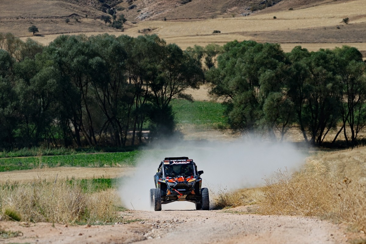 Türkiye'de 15 kentin sınırından geçecek 14. TransAnatolia Rally Raid yarışının Sivas etabı...