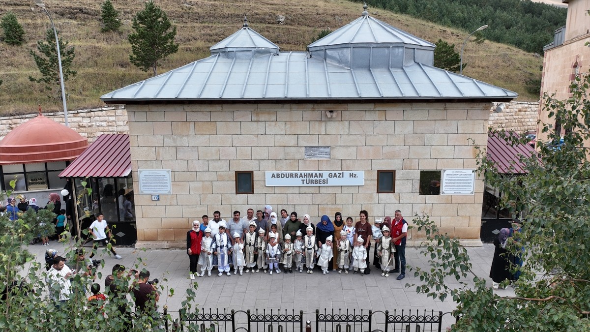 Erzurum Vakıflar Bölge Müdürlüğünün desteklediği 150 çocuk için sünnet etkinliği organize edildi....