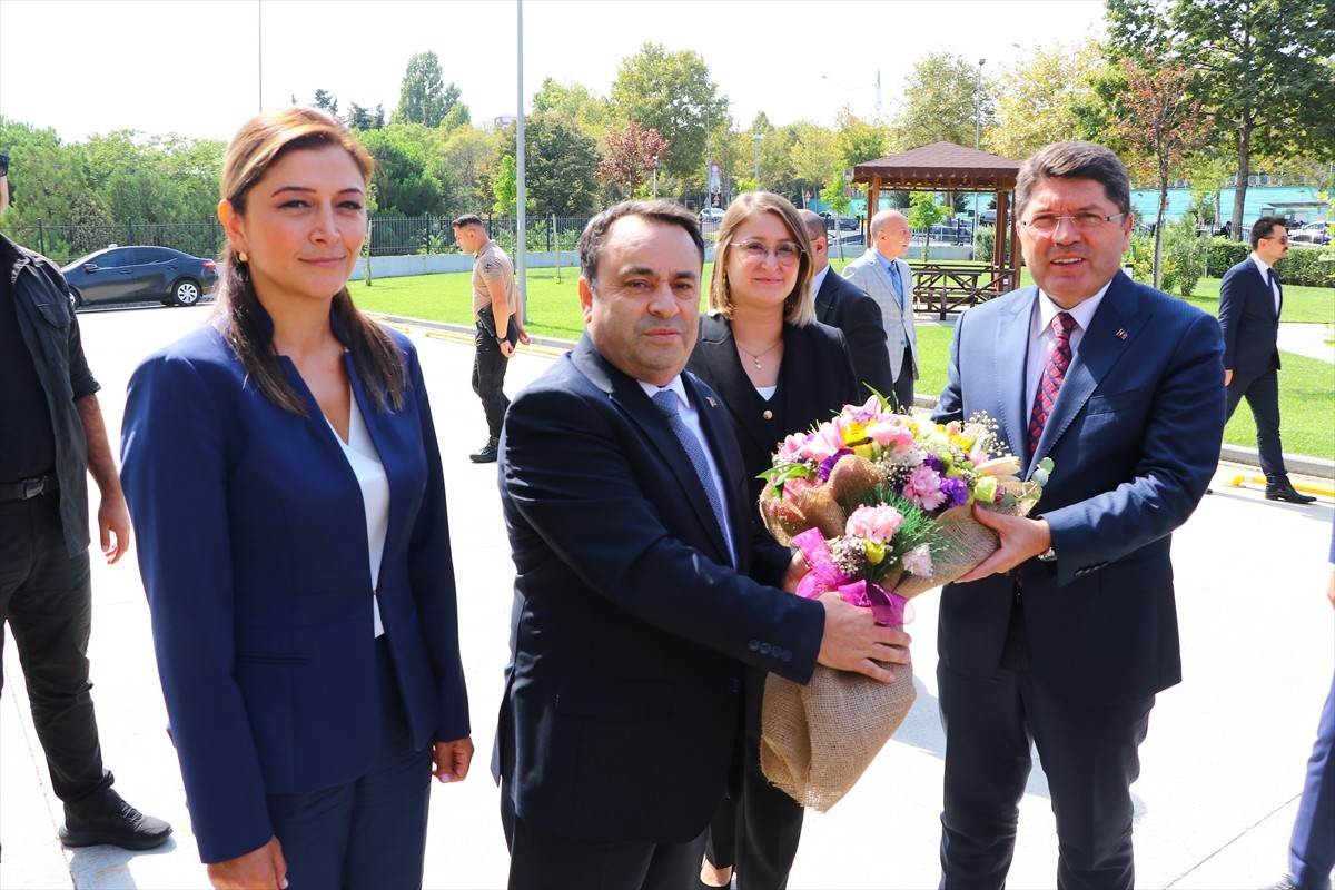 Adalet Bakanı Yılmaz Tunç, Tekirdağ'da çeşitli ziyaretlerde bulundu.  Tekirdağ temasları...