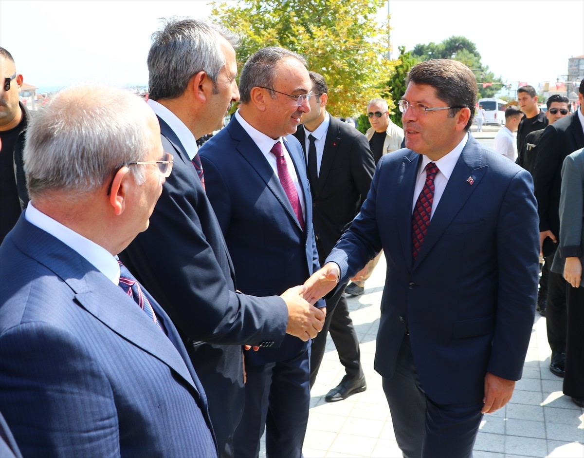 Adalet Bakanı Yılmaz Tunç, Tekirdağ'da çeşitli ziyaretlerde bulundu.  Tekirdağ temasları...