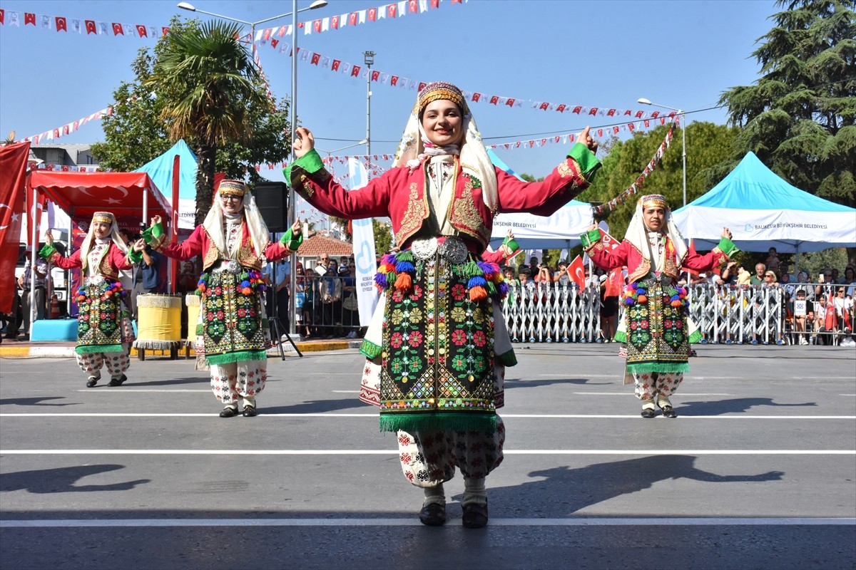 Balıkesir'in düşman işgalinden kurtuluşunun 102'inci yılı törenle kutlandı. Kutlamalar, Balıkesir...