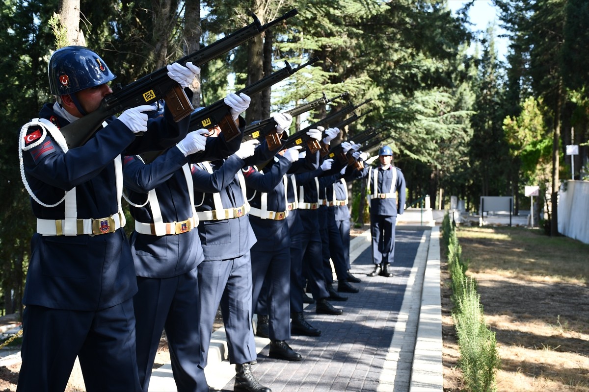 Bilecik'te, kentin düşman işgalinden kurtuluşunun 102'nci yıl dönümü dolayısıyla kutlama programı...