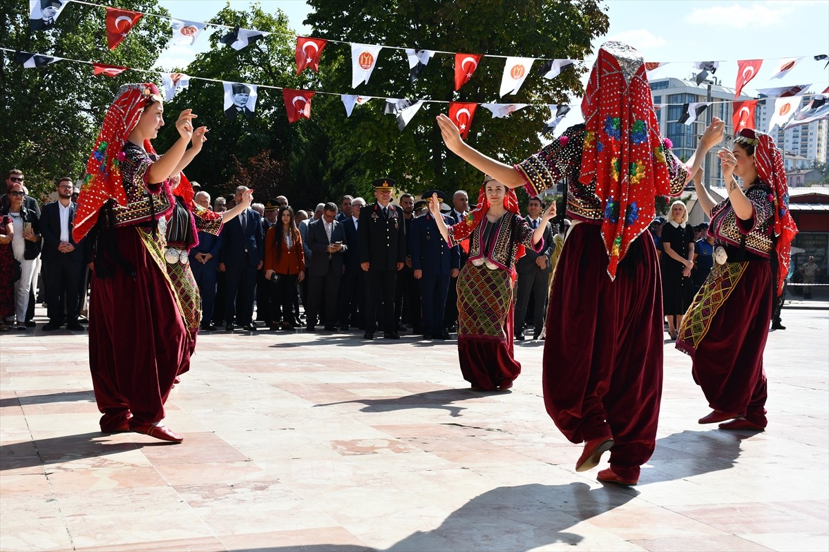 Bilecik'te, kentin düşman işgalinden kurtuluşunun 102'nci yıl dönümü dolayısıyla kutlama programı...