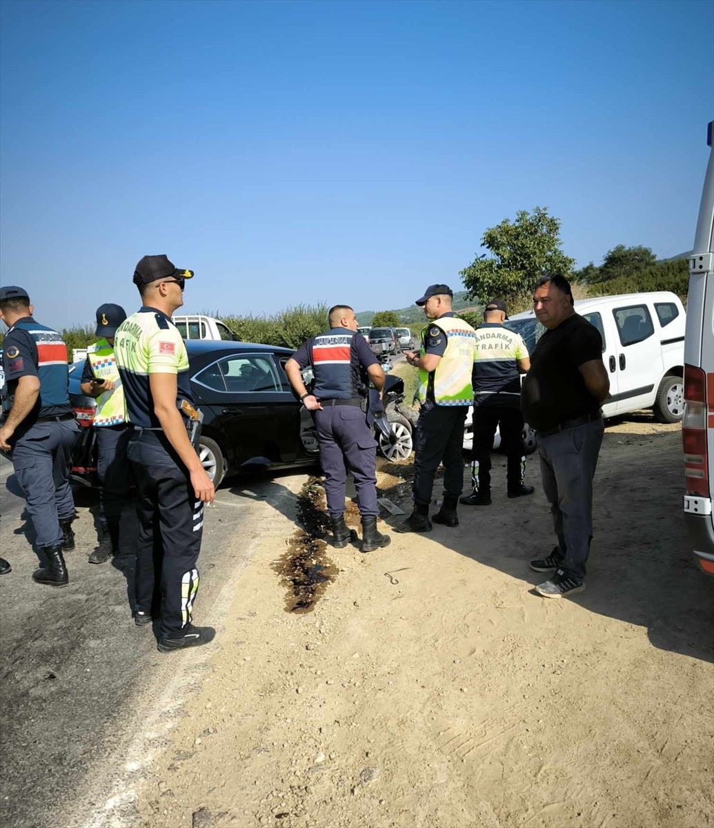 Bursa'nın İznik ilçesindeki trafik kazasında yaralanan ve aralarında İznik Kaymakamı Arif...