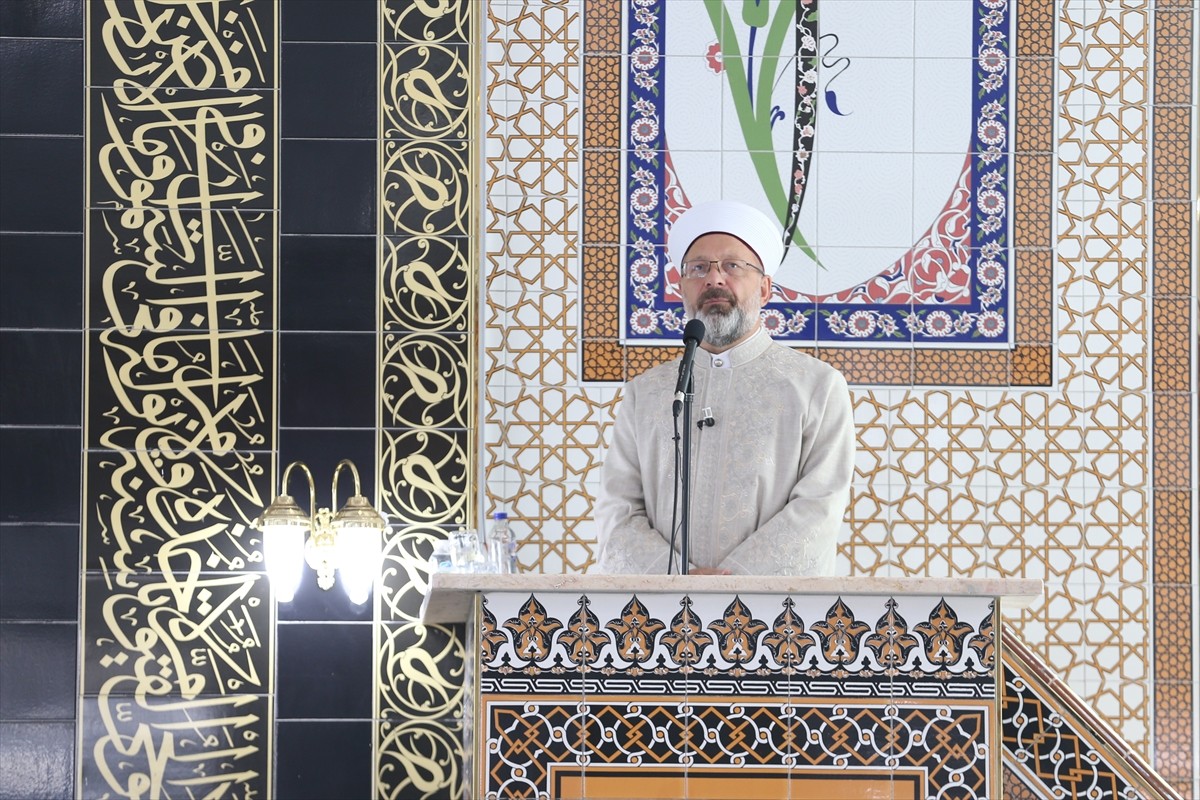 Diyanet İşleri Başkanı Prof. Dr. Ali Erbaş, Yalova'da açılışını yaptığı Hz. Ali Camisi'nde "İlim...