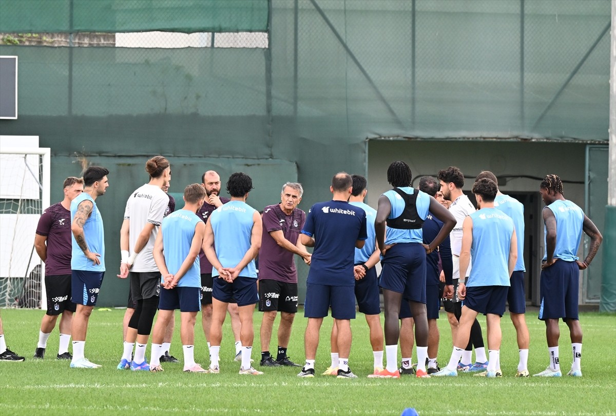 Trabzonspor, Trendyol Süper Lig'in 5. haftasında Beşiktaş ile yapacağı maçın hazırlıklarını...