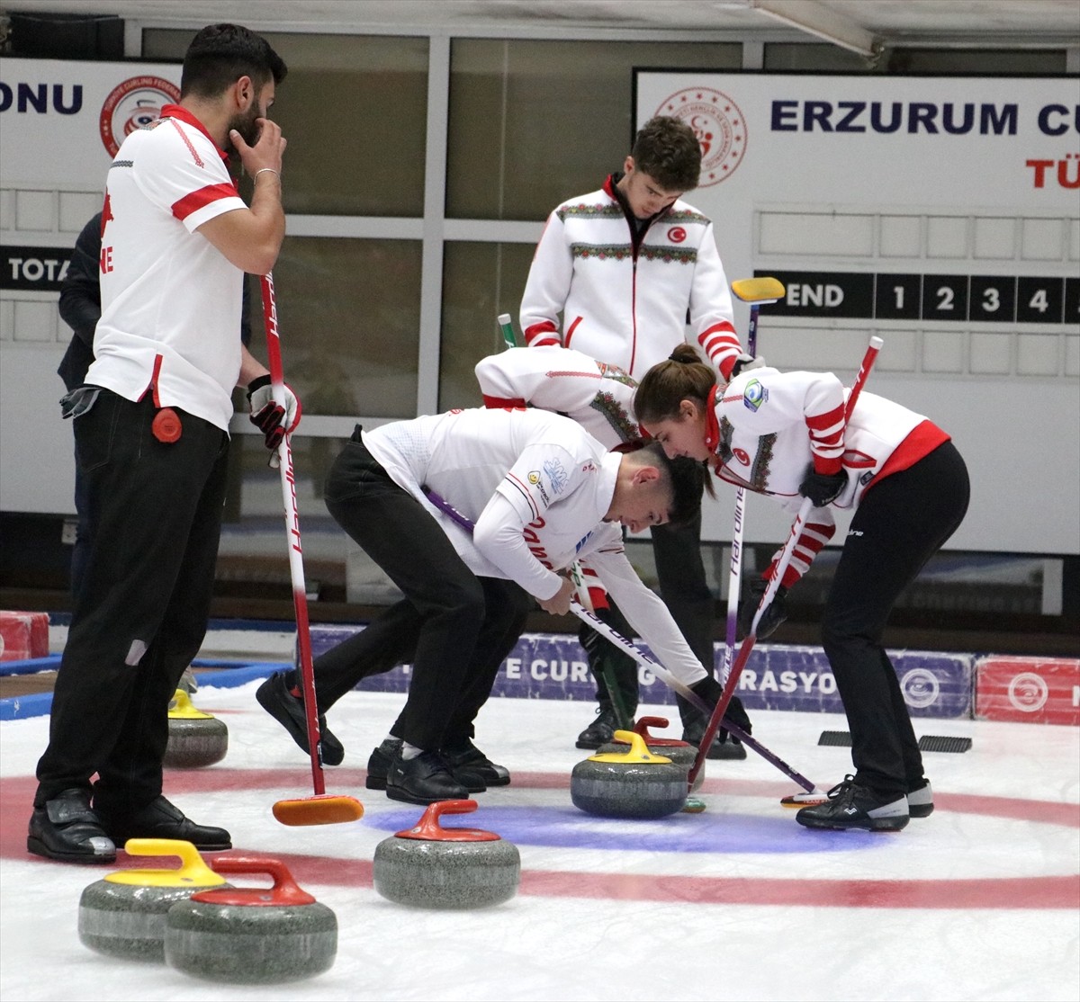 Türkiye Karışık Curling Milli Takımı, iki yıl aradan sonra katılacakları Dünya Karışıklar Curling...