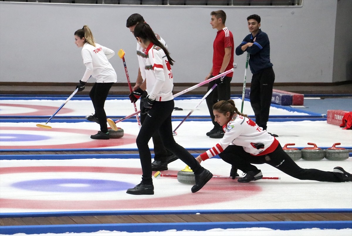 Türkiye Karışık Curling Milli Takımı, iki yıl aradan sonra katılacakları Dünya Karışıklar Curling...